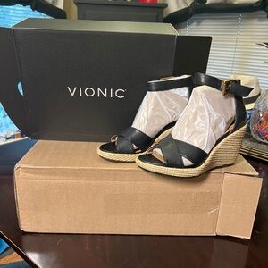 Vionic marina wedge